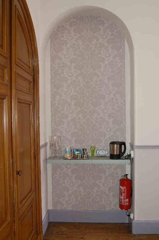 La Vieille Ecole Bed and Breakfast Bourgougnague Buitenkant foto